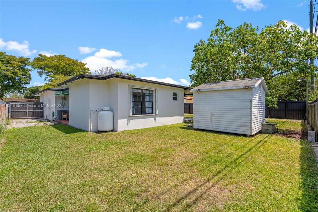 For Sale: $849,999 (4 beds, 3 baths, 1764 Square Feet)