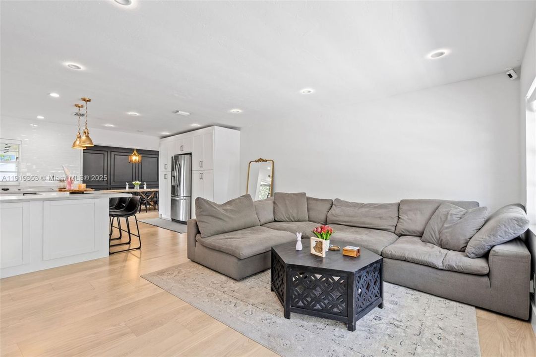 For Sale: $849,999 (4 beds, 3 baths, 1764 Square Feet)