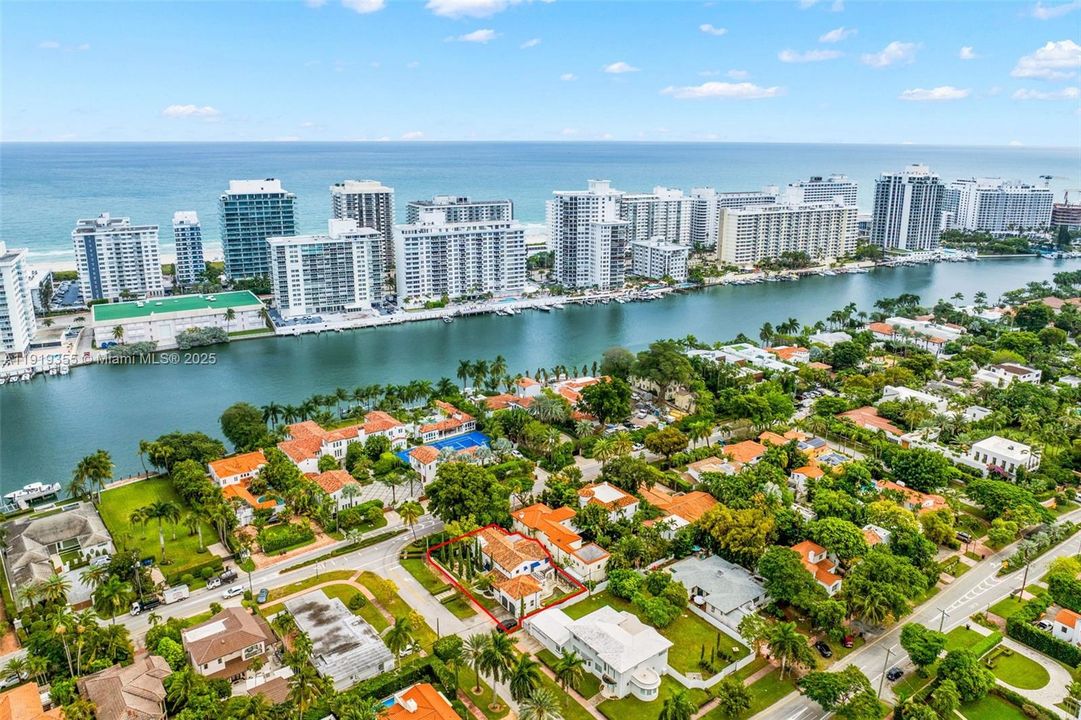 For Sale: $5,450,000 (5 beds, 4 baths, 4636 Square Feet)