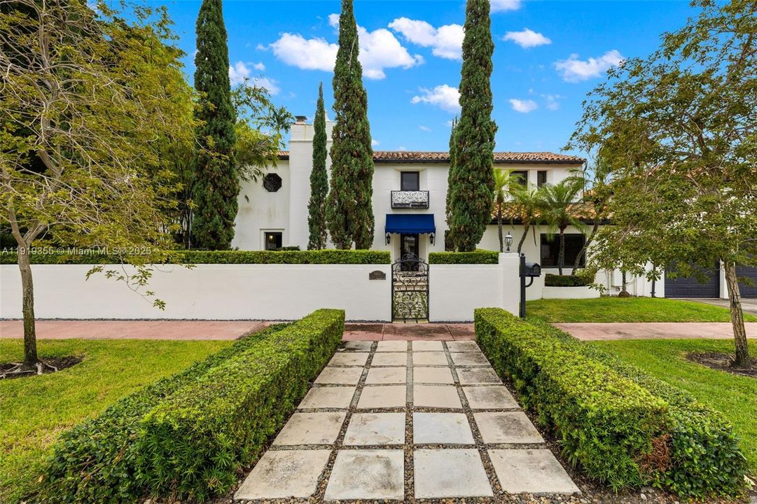 For Sale: $5,450,000 (5 beds, 4 baths, 4636 Square Feet)