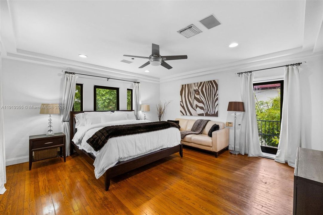 For Sale: $5,450,000 (5 beds, 4 baths, 4636 Square Feet)