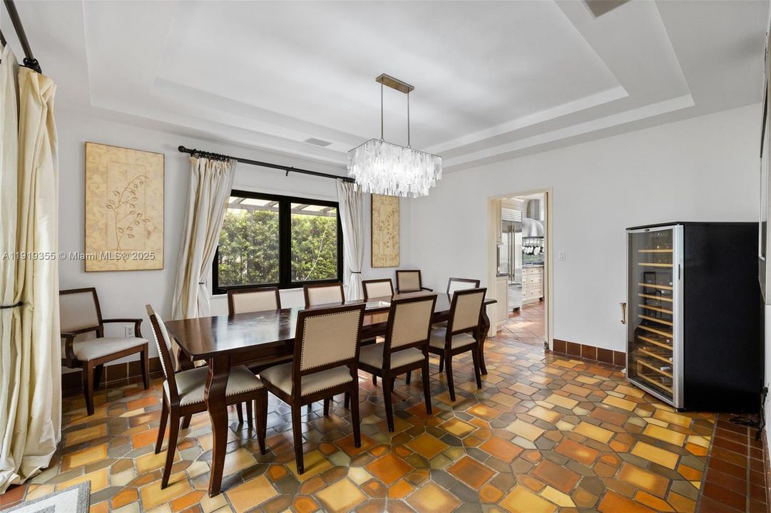 For Sale: $5,450,000 (5 beds, 4 baths, 4636 Square Feet)