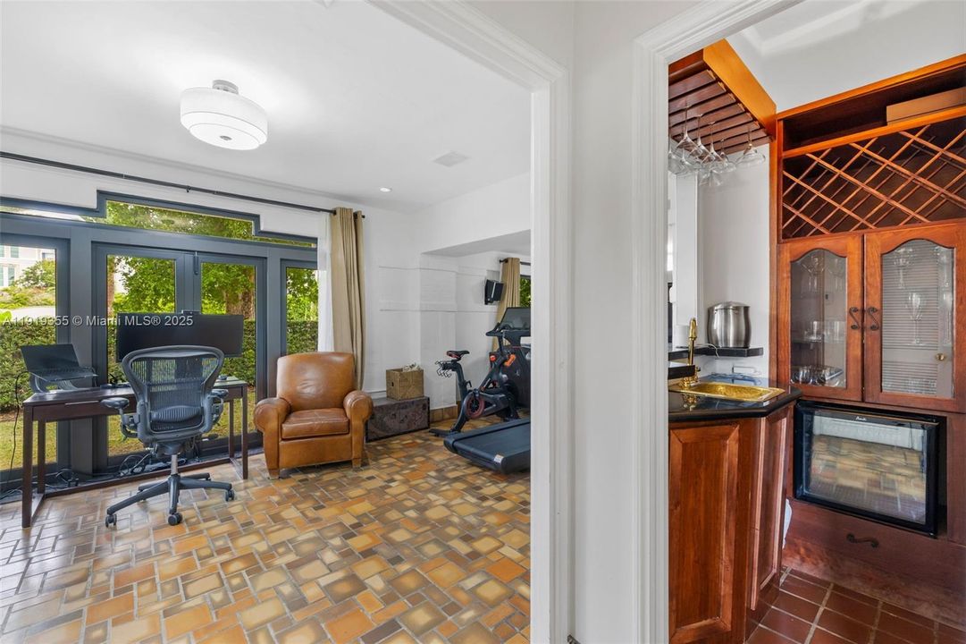 For Sale: $5,450,000 (5 beds, 4 baths, 4636 Square Feet)