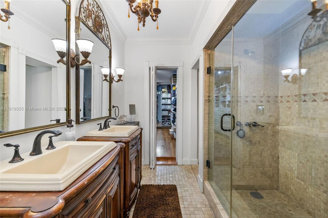 For Sale: $5,450,000 (5 beds, 4 baths, 4636 Square Feet)