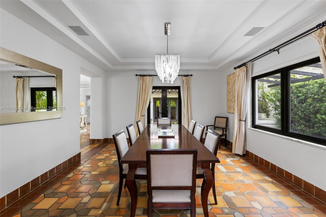 For Sale: $5,450,000 (5 beds, 4 baths, 4636 Square Feet)