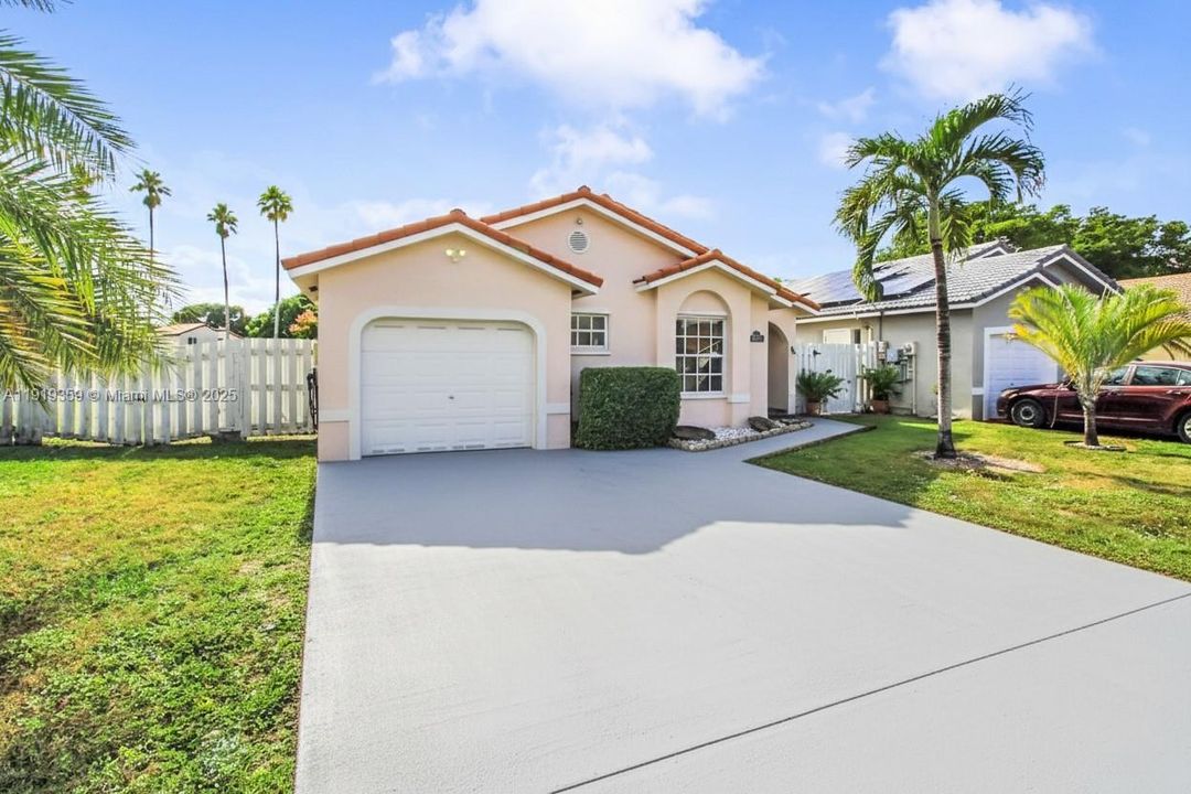 For Sale: $714,900 (3 beds, 2 baths, 1679 Square Feet)