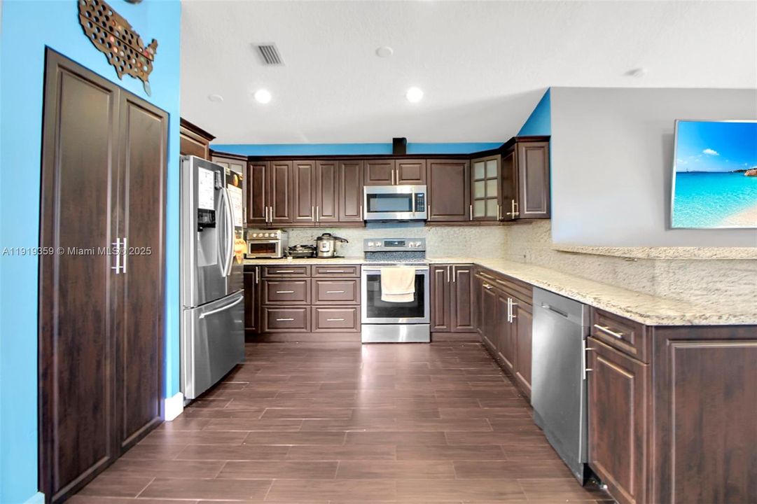 For Sale: $714,900 (3 beds, 2 baths, 1679 Square Feet)