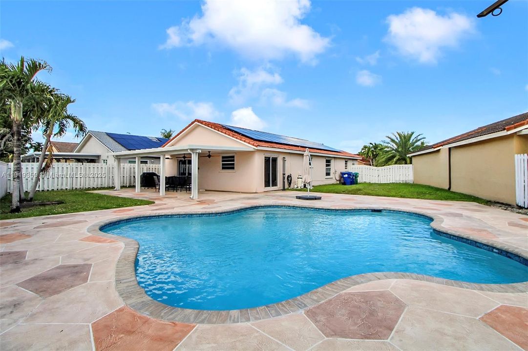 For Sale: $714,900 (3 beds, 2 baths, 1679 Square Feet)