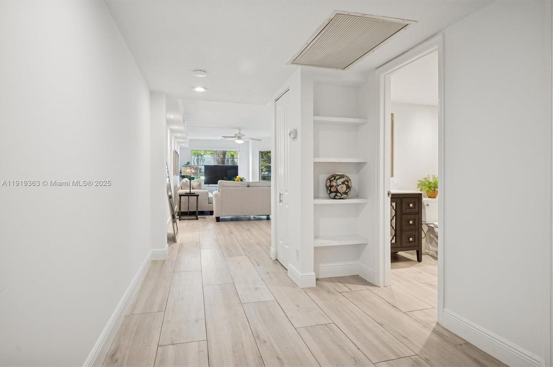 待售: $214,995 (1 贝兹, 1 浴室, 1045 平方英尺)