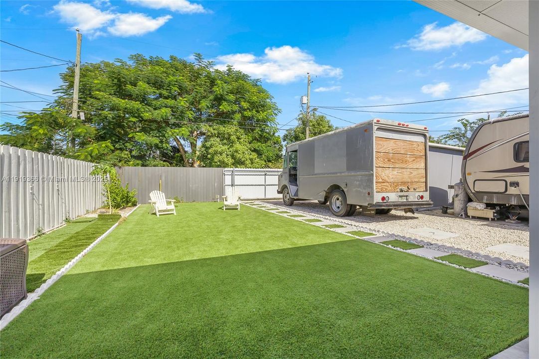 待售: $499,000 (3 贝兹, 2 浴室, 1297 平方英尺)