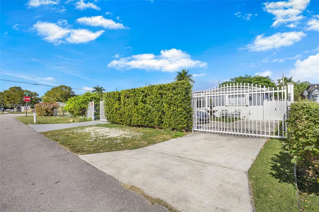 待售: $499,000 (3 贝兹, 2 浴室, 1297 平方英尺)