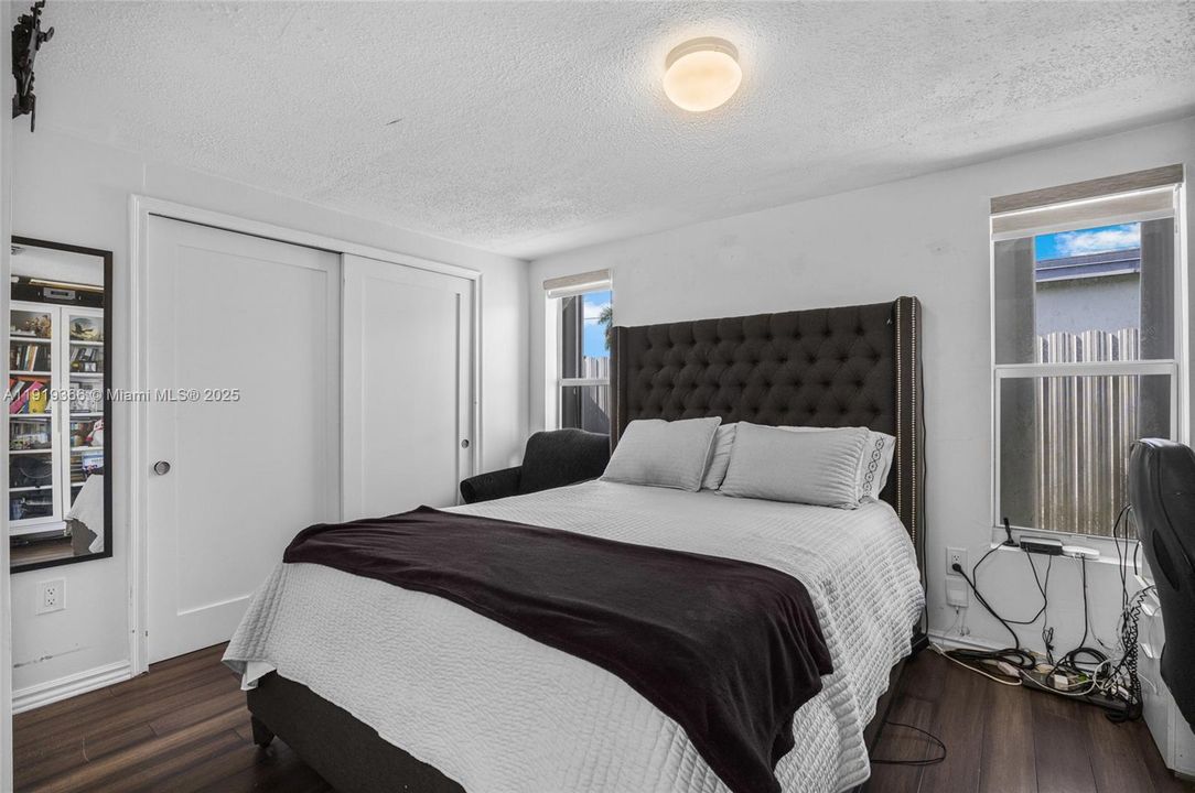 待售: $499,000 (3 贝兹, 2 浴室, 1297 平方英尺)