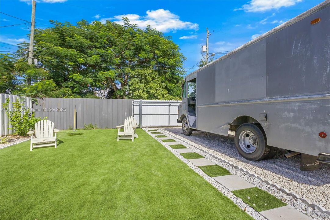 待售: $499,000 (3 贝兹, 2 浴室, 1297 平方英尺)