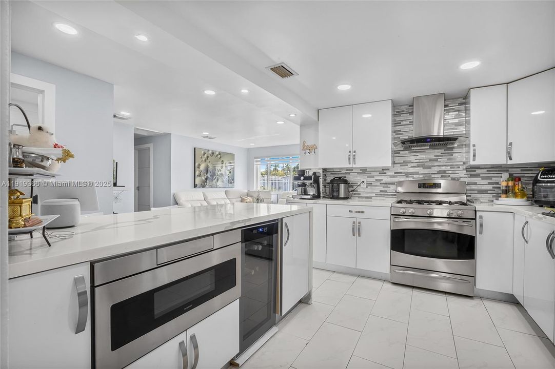 待售: $499,000 (3 贝兹, 2 浴室, 1297 平方英尺)