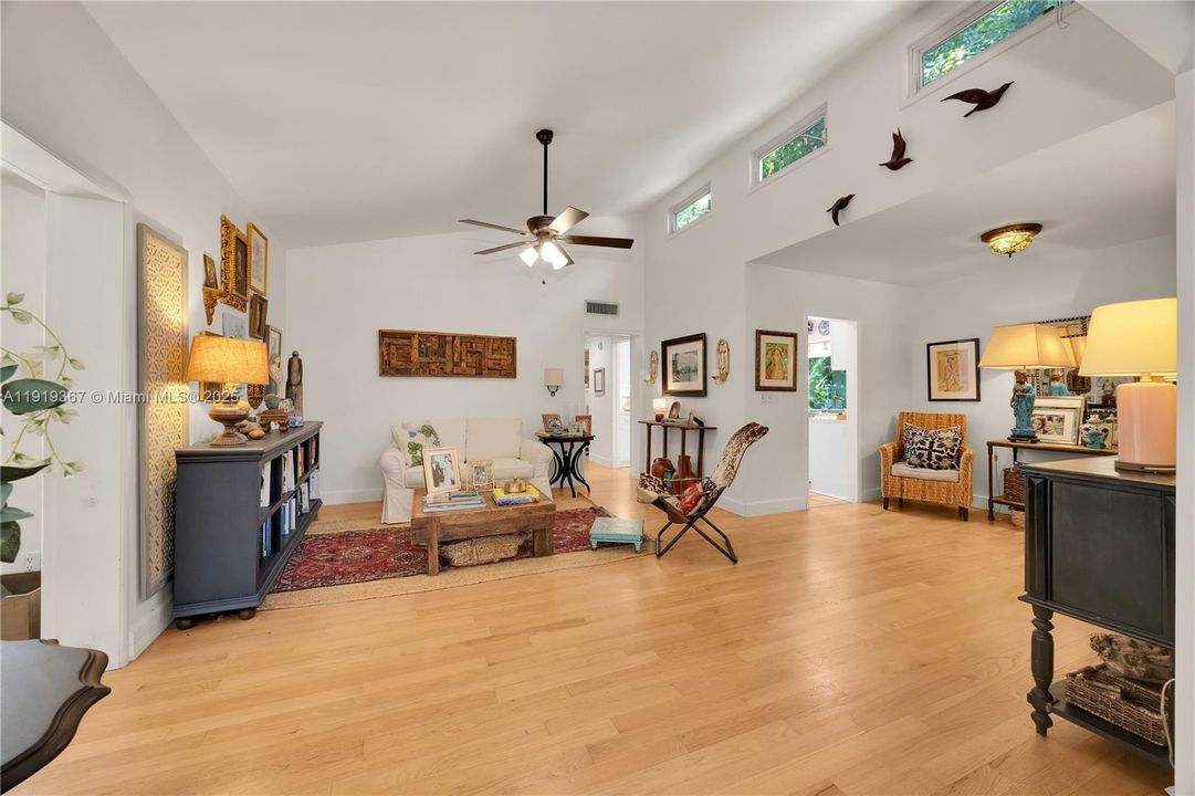 For Sale: $1,735,000 (5 beds, 3 baths, 2980 Square Feet)