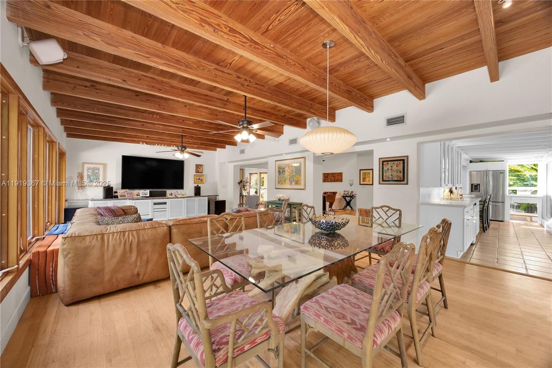 For Sale: $1,735,000 (5 beds, 3 baths, 2980 Square Feet)