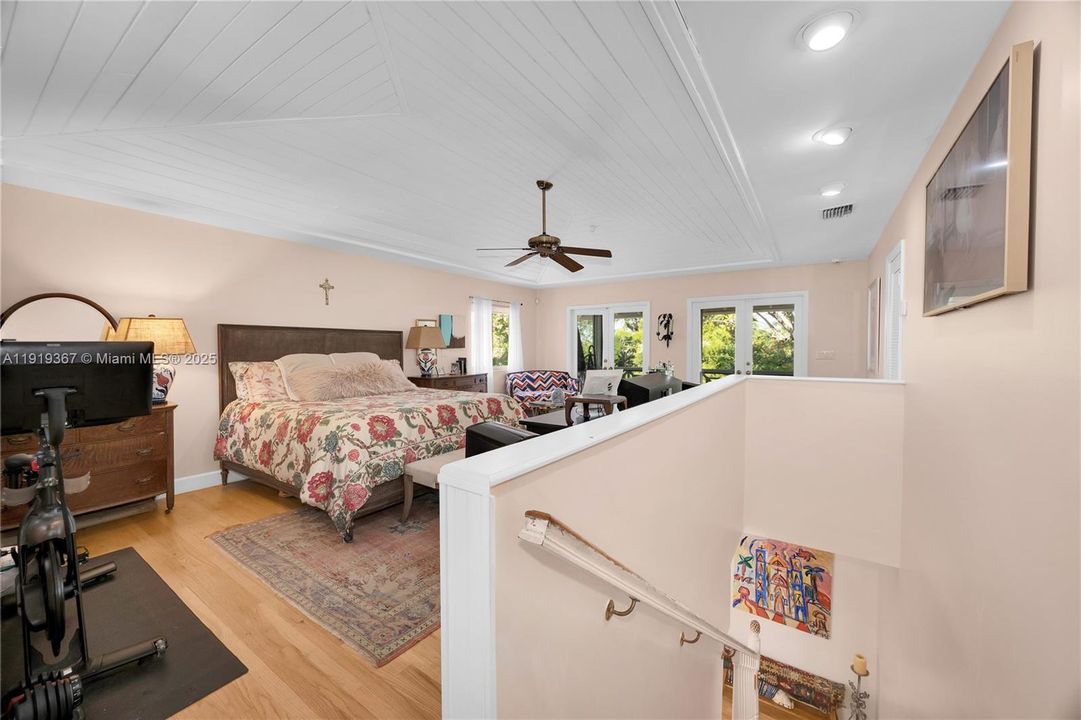 For Sale: $1,735,000 (5 beds, 3 baths, 2980 Square Feet)