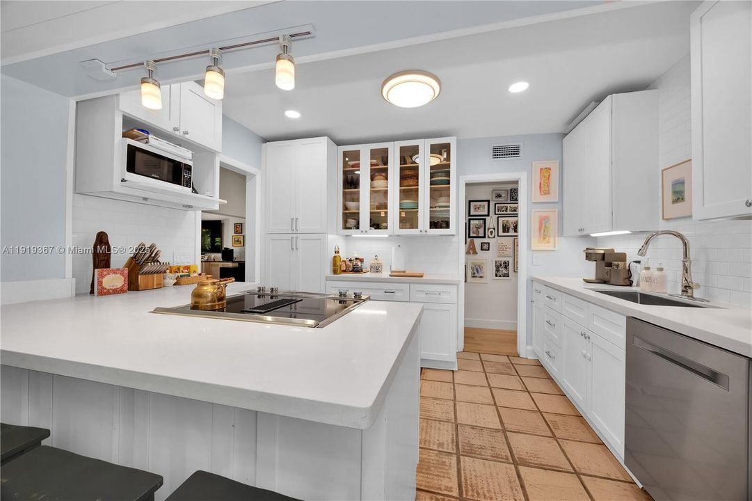 For Sale: $1,735,000 (5 beds, 3 baths, 2980 Square Feet)