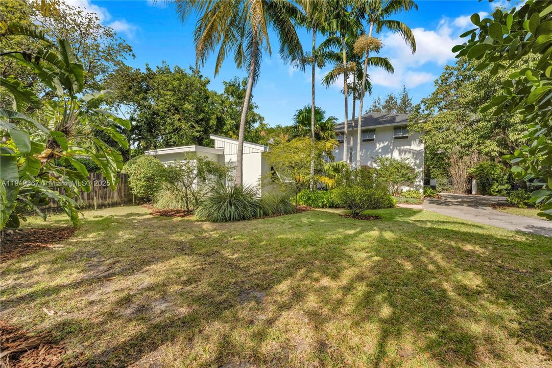 For Sale: $1,735,000 (5 beds, 3 baths, 2980 Square Feet)