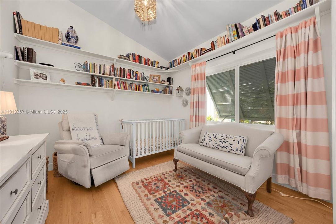 For Sale: $1,735,000 (5 beds, 3 baths, 2980 Square Feet)