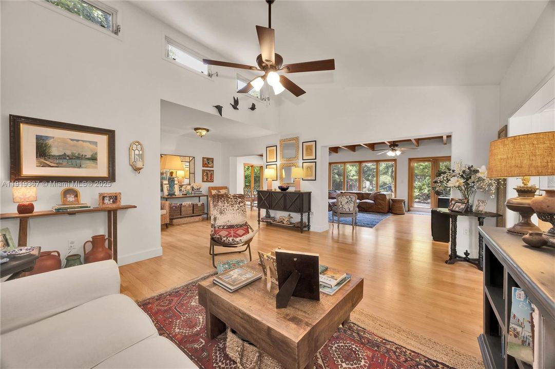 For Sale: $1,735,000 (5 beds, 3 baths, 2980 Square Feet)