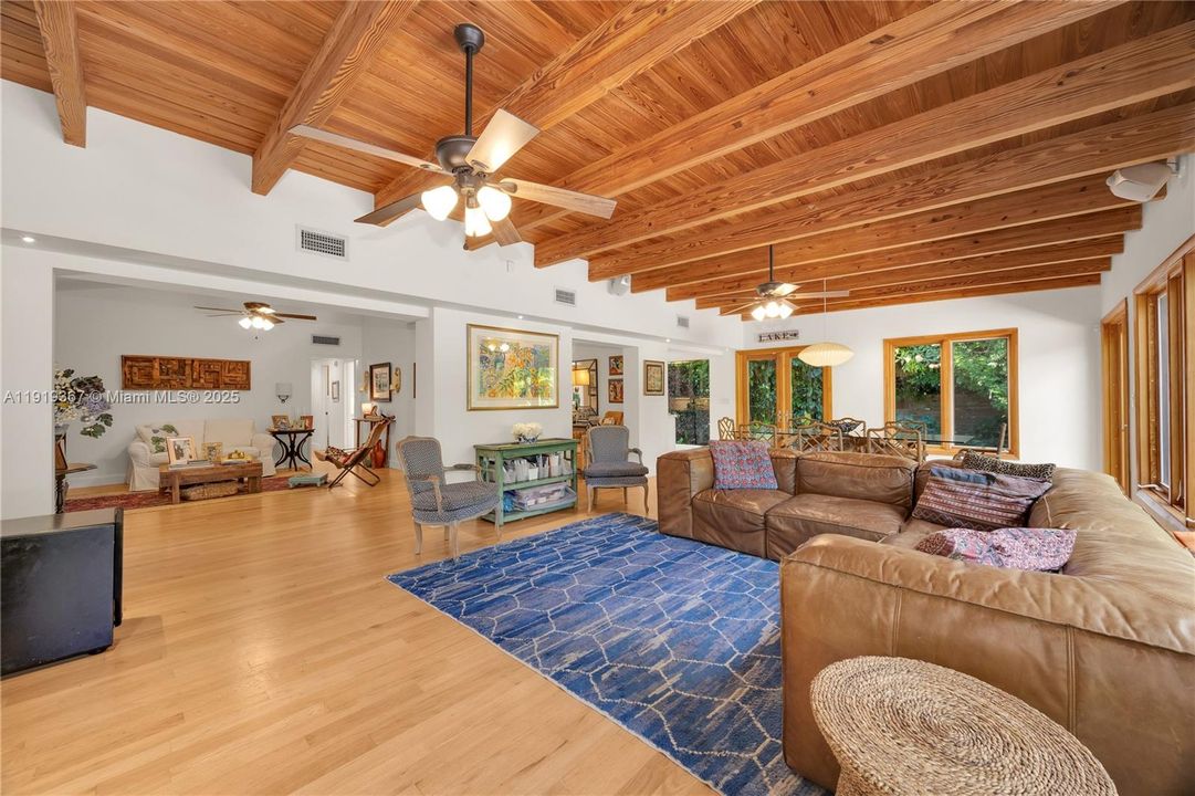 For Sale: $1,735,000 (5 beds, 3 baths, 2980 Square Feet)