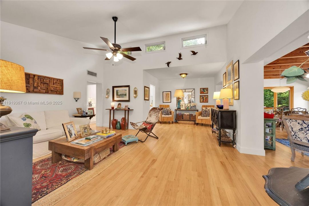 For Sale: $1,735,000 (5 beds, 3 baths, 2980 Square Feet)