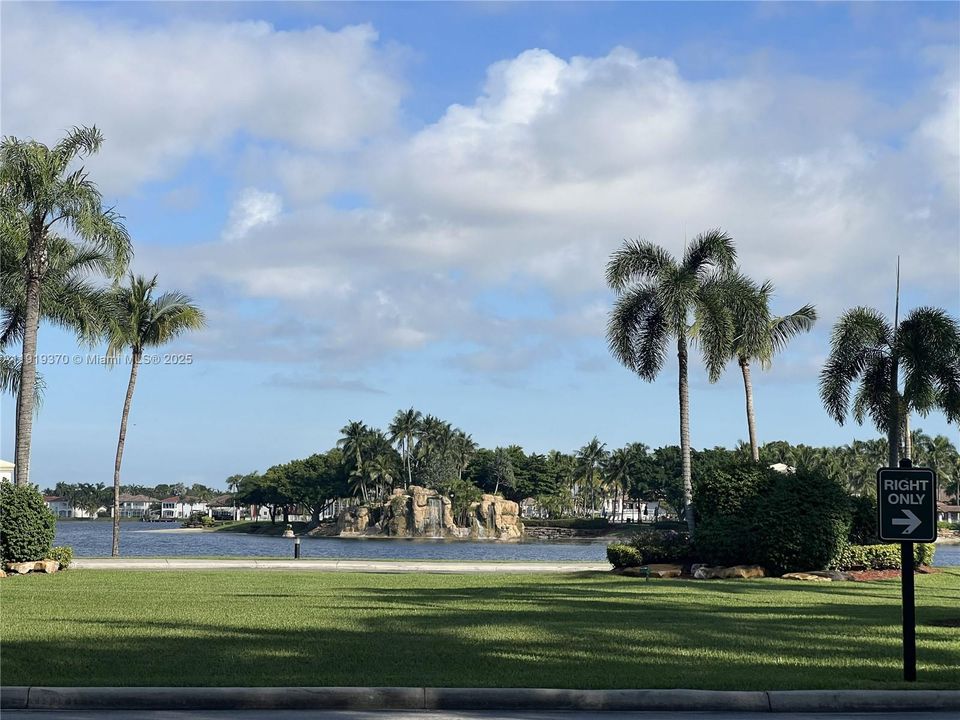 For Rent: $4,170 (3 beds, 2 baths, 2490 Square Feet)