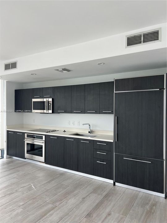 For Rent: $5,400 (2 beds, 2 baths, 1053 Square Feet)