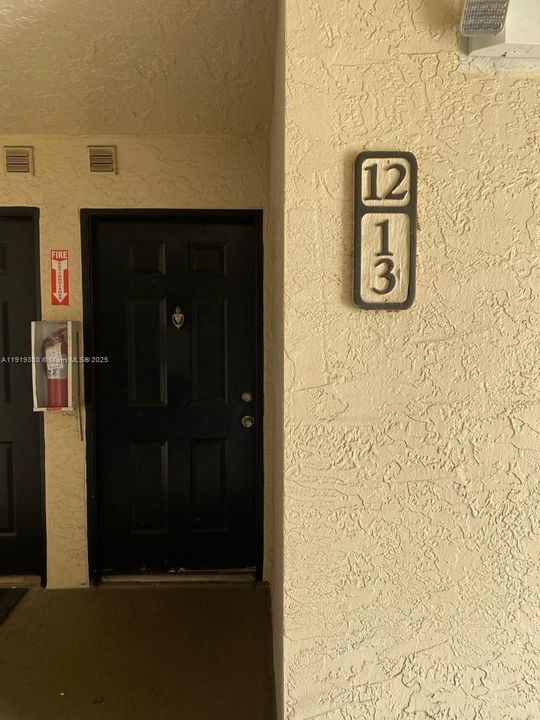 En Venta: $245,000 (2 camas, 2 baños, 986 Pies cuadrados)