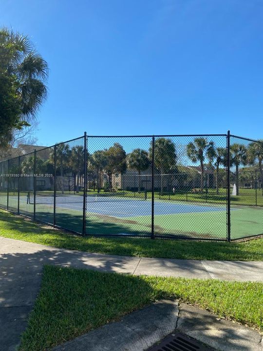 En Venta: $245,000 (2 camas, 2 baños, 986 Pies cuadrados)