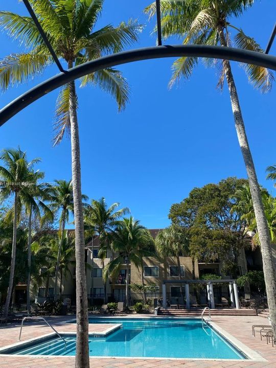 En Venta: $245,000 (2 camas, 2 baños, 986 Pies cuadrados)