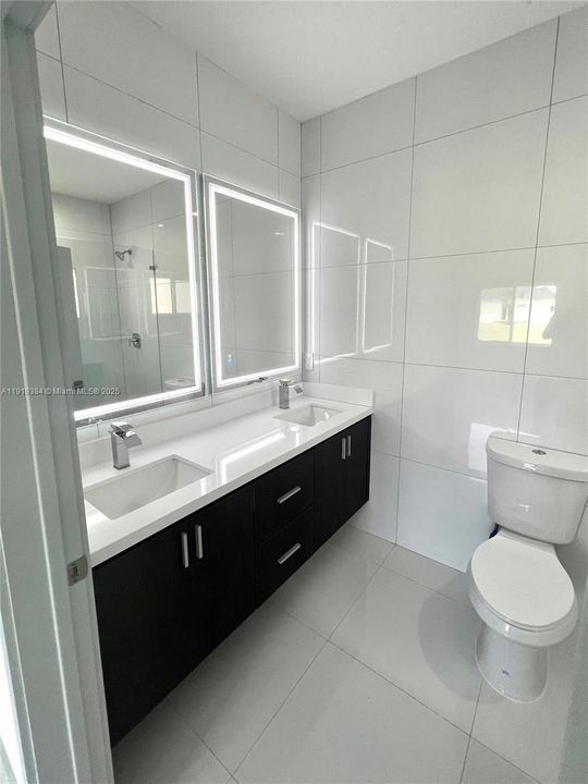 На продажу: $729,000 (5 спален, 3 ванн, 1938 Квадратных фут)