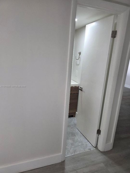 Под контрактом: $2,200 (2 спален, 2 ванн, 882 Квадратных фут)