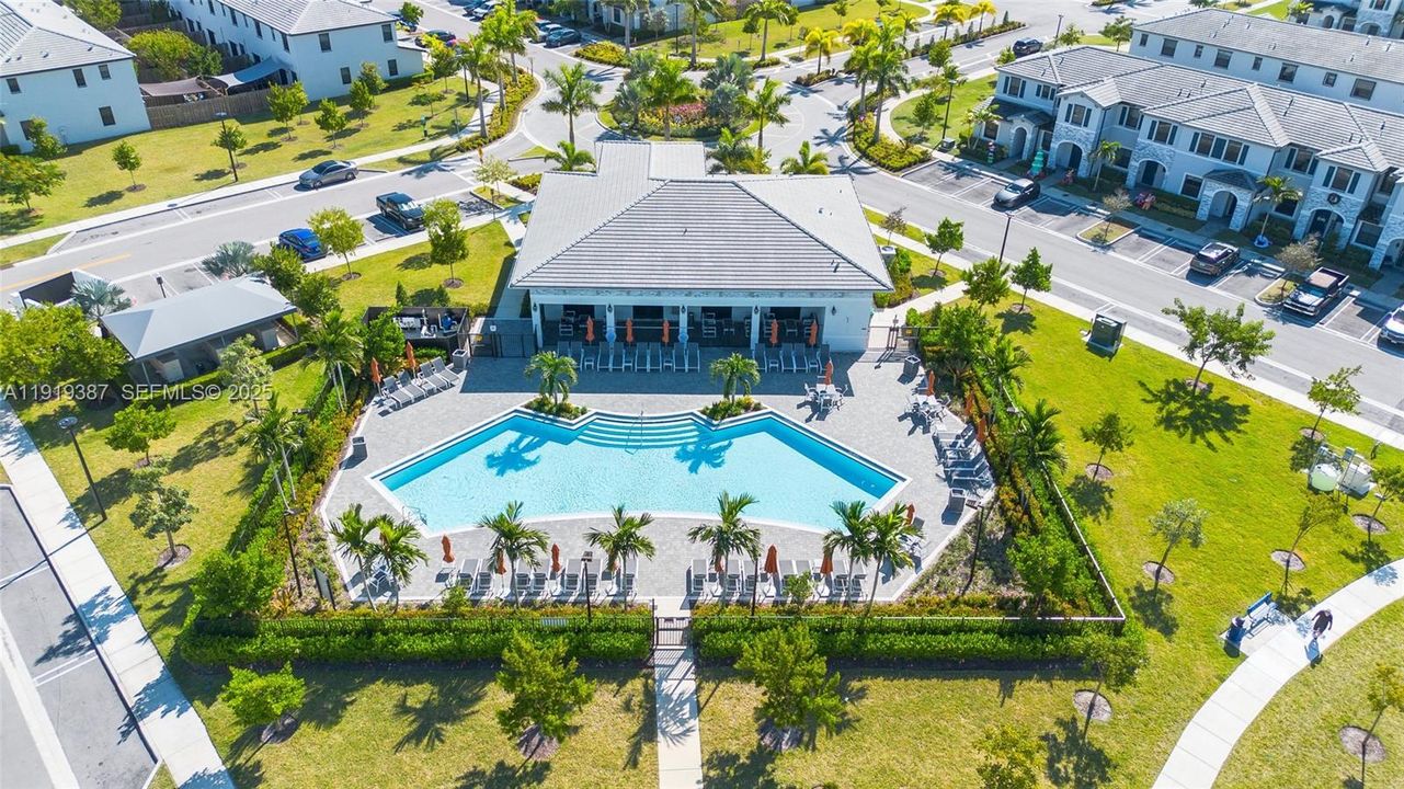 En Venta: $450,000 (3 camas, 2 baños, 1820 Pies cuadrados)