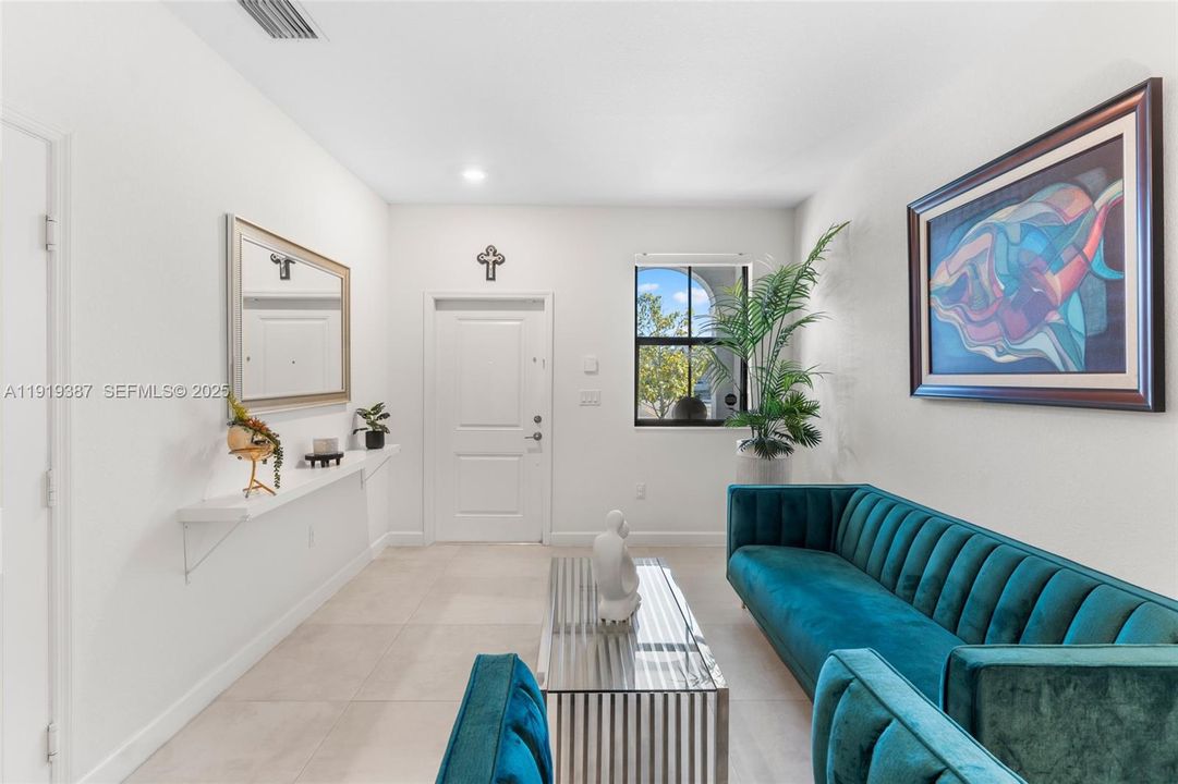 En Venta: $450,000 (3 camas, 2 baños, 1820 Pies cuadrados)