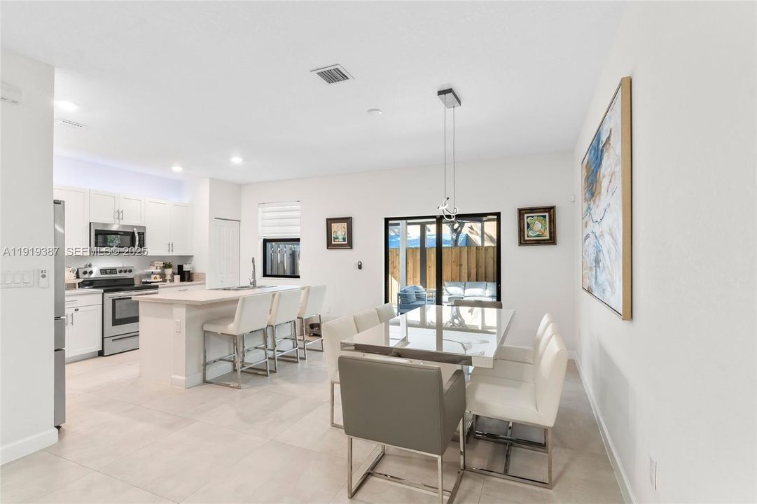 En Venta: $450,000 (3 camas, 2 baños, 1820 Pies cuadrados)