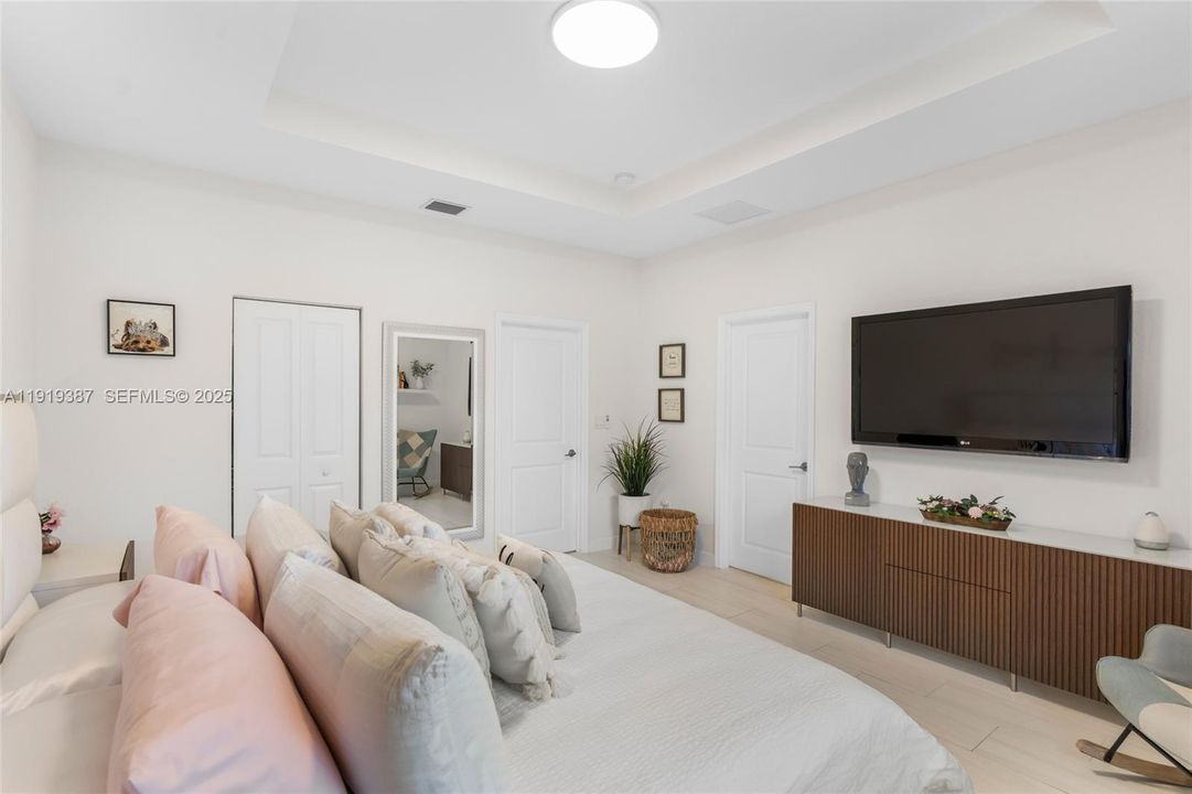 En Venta: $450,000 (3 camas, 2 baños, 1820 Pies cuadrados)