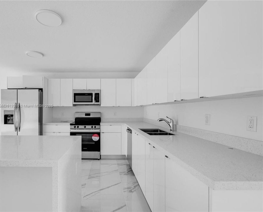 En Venta: $840,000 (4 camas, 3 baños, 1802 Pies cuadrados)