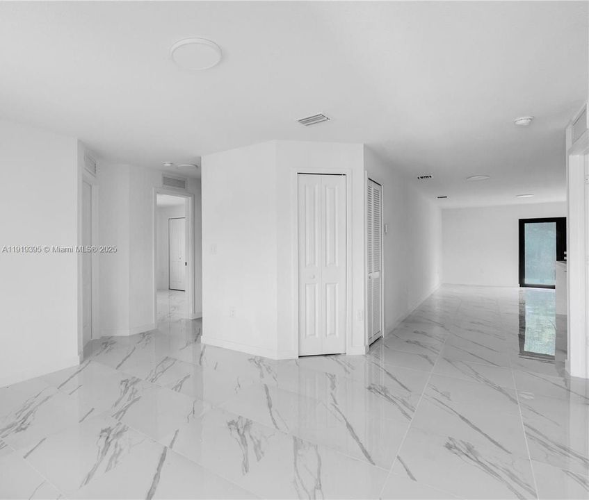 En Venta: $840,000 (4 camas, 3 baños, 1802 Pies cuadrados)