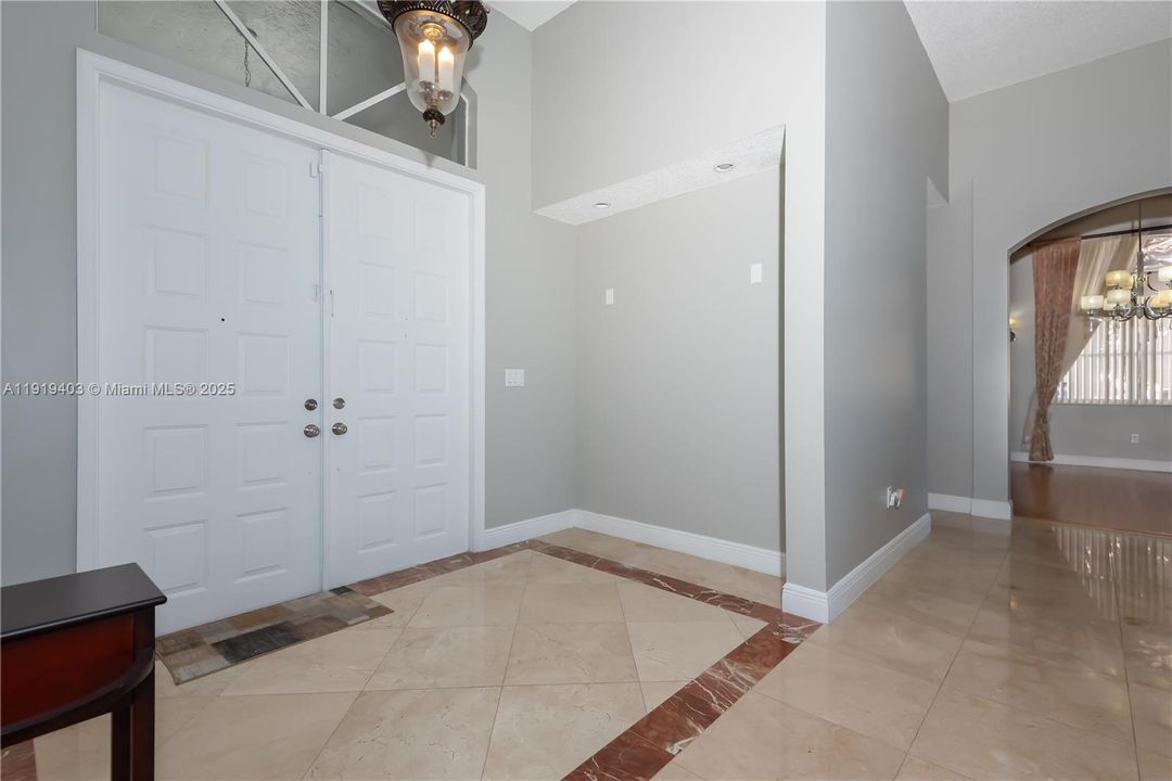 For Sale: $880,000 (4 beds, 2 baths, 2414 Square Feet)