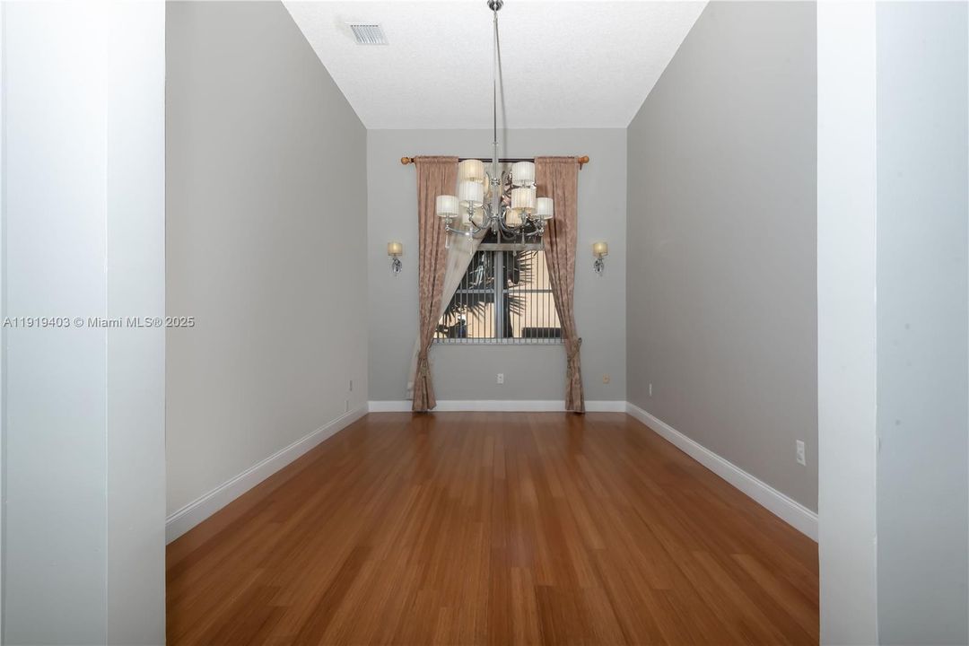 For Sale: $880,000 (4 beds, 2 baths, 2414 Square Feet)