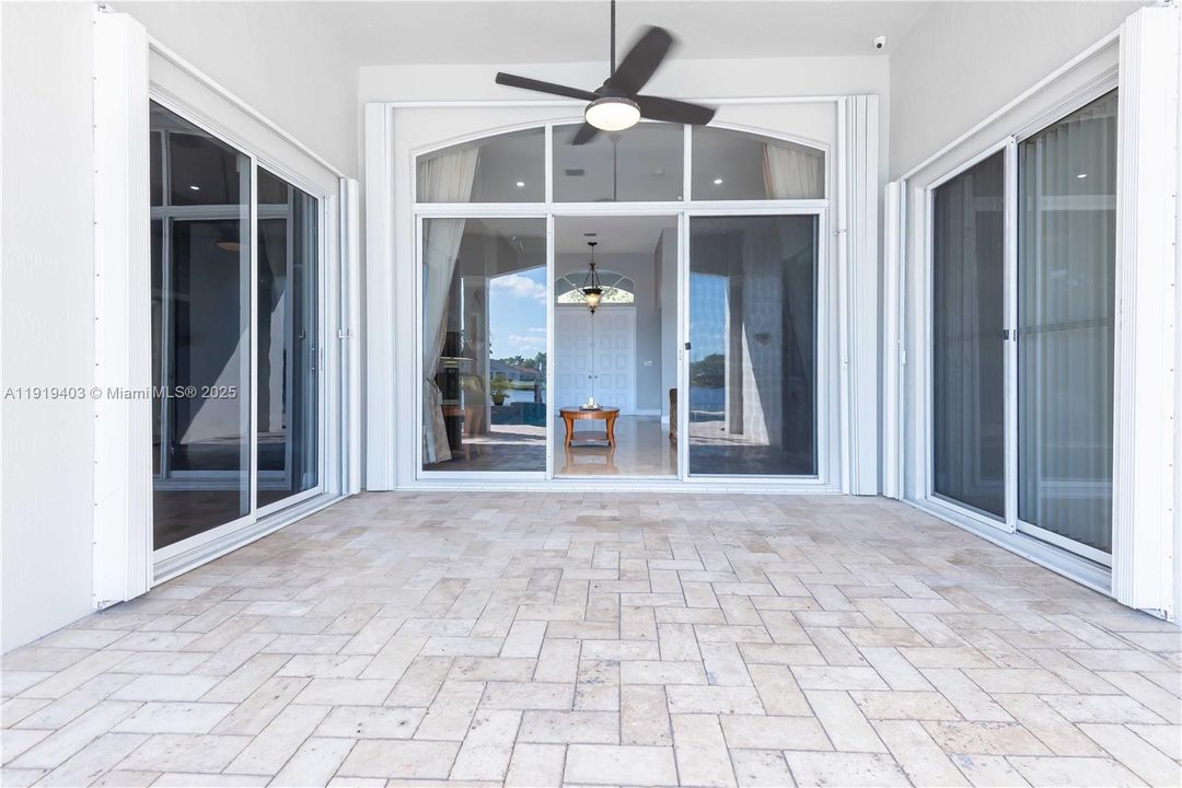 For Sale: $880,000 (4 beds, 2 baths, 2414 Square Feet)