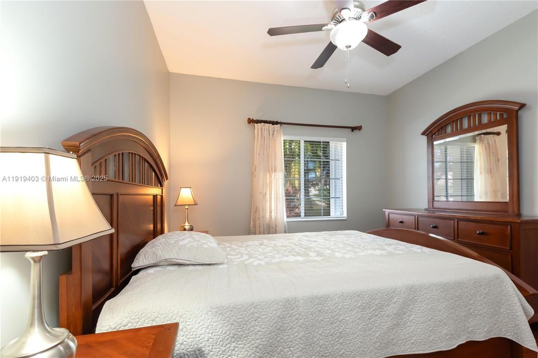 For Sale: $880,000 (4 beds, 2 baths, 2414 Square Feet)