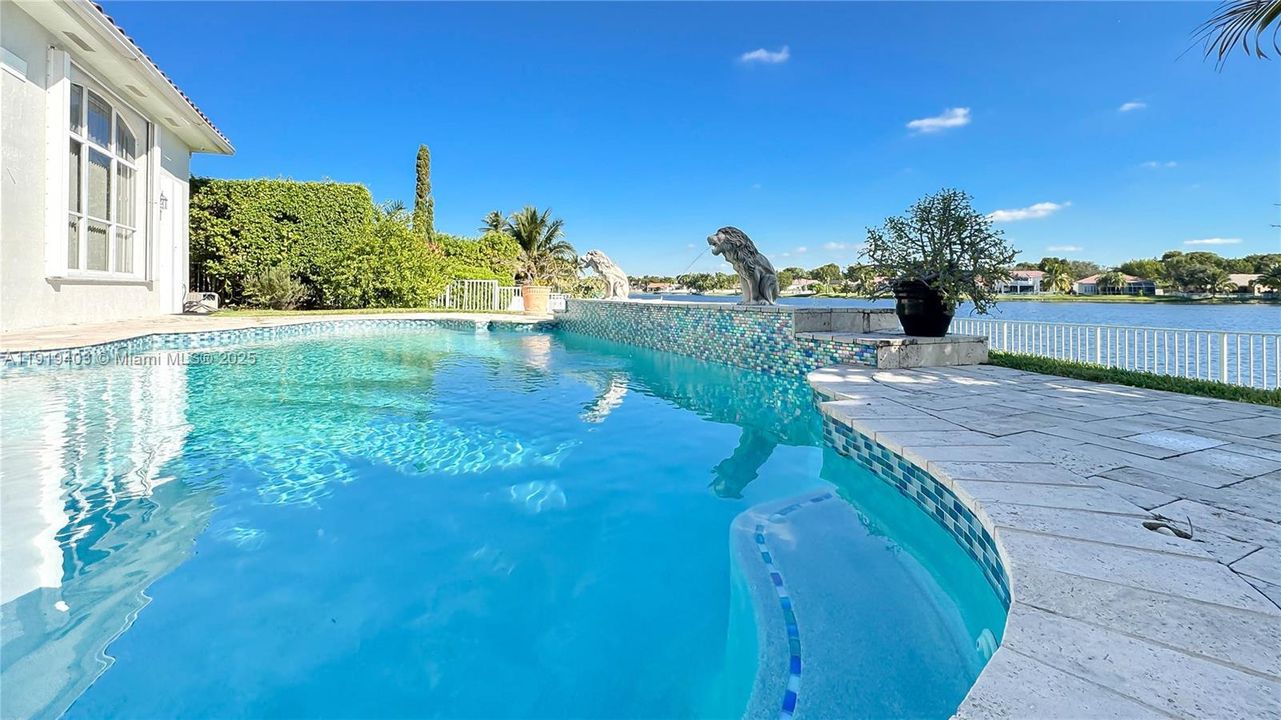 For Sale: $880,000 (4 beds, 2 baths, 2414 Square Feet)