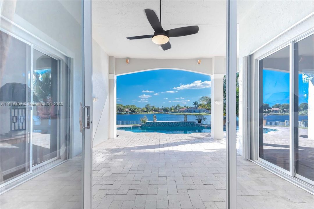 For Sale: $880,000 (4 beds, 2 baths, 2414 Square Feet)