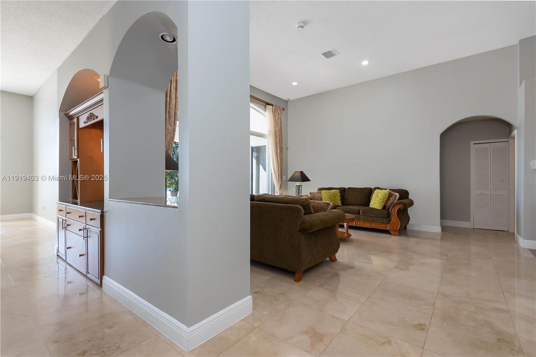 For Sale: $880,000 (4 beds, 2 baths, 2414 Square Feet)