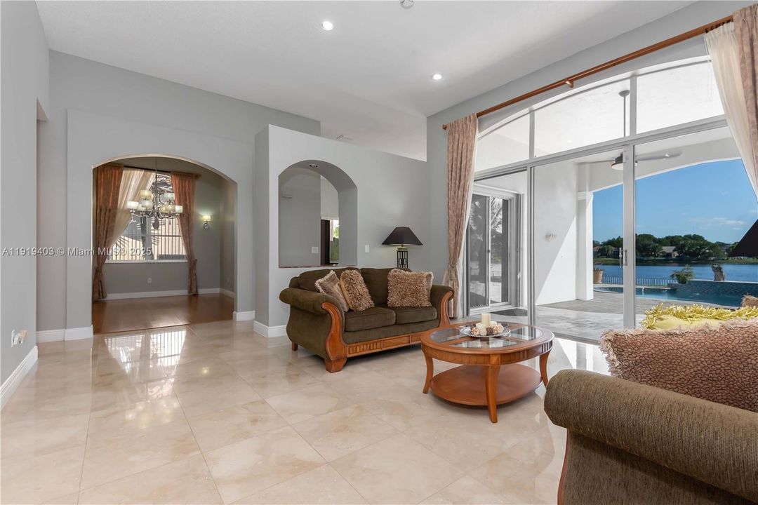 For Sale: $880,000 (4 beds, 2 baths, 2414 Square Feet)