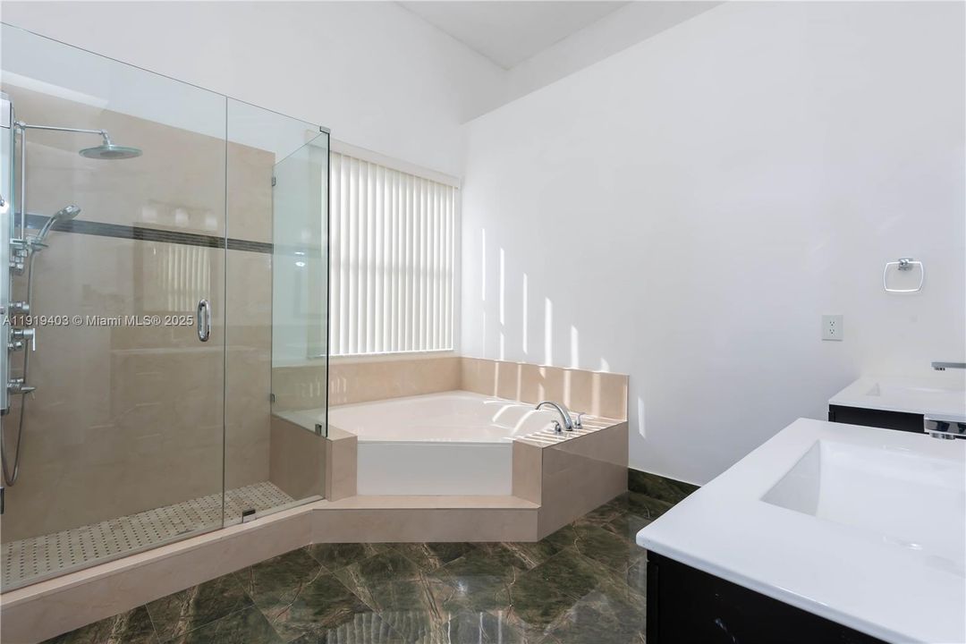 For Sale: $880,000 (4 beds, 2 baths, 2414 Square Feet)