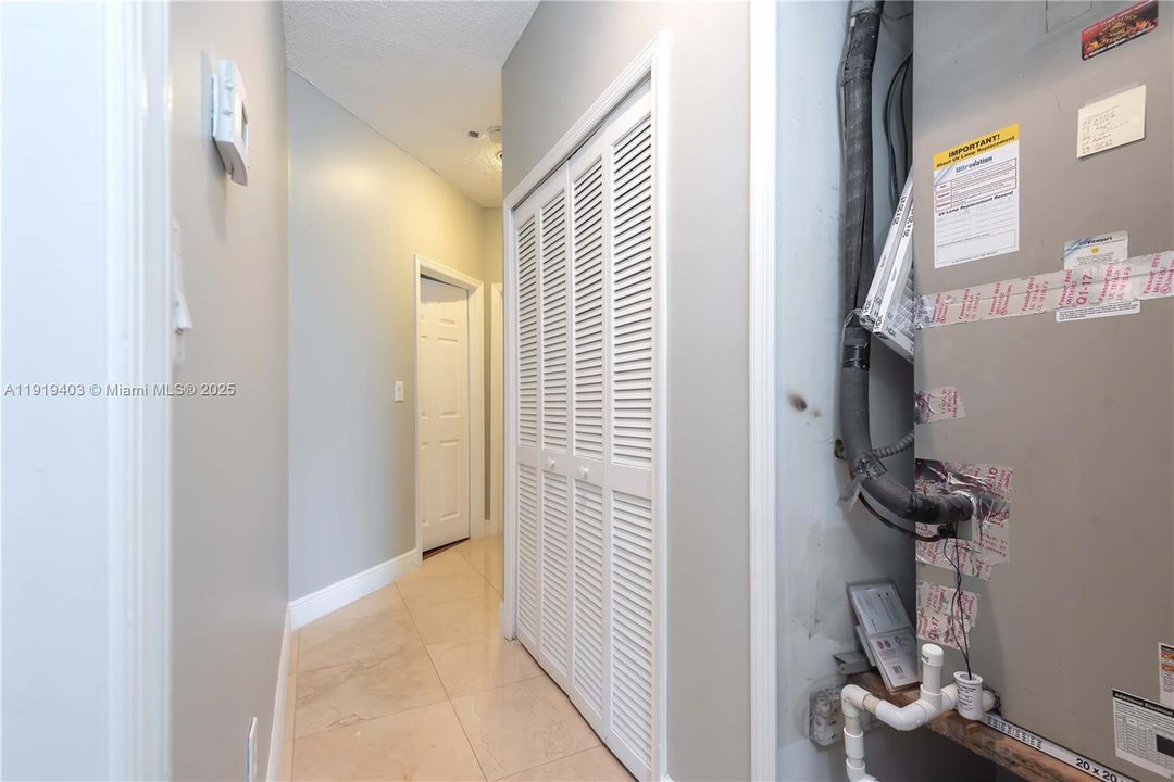 For Sale: $880,000 (4 beds, 2 baths, 2414 Square Feet)